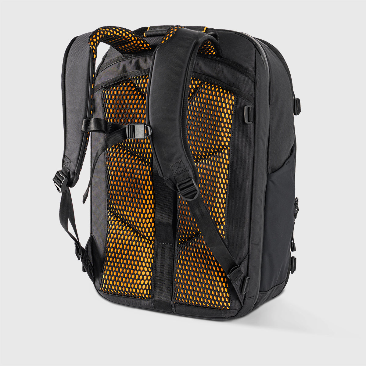 M38 Travel Backpack - Minimul Society